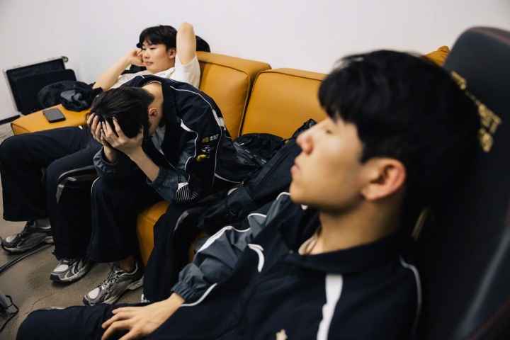 iG长文总结S15：不是每一次登攀都能抵达顶峰，2025我们不说再见！